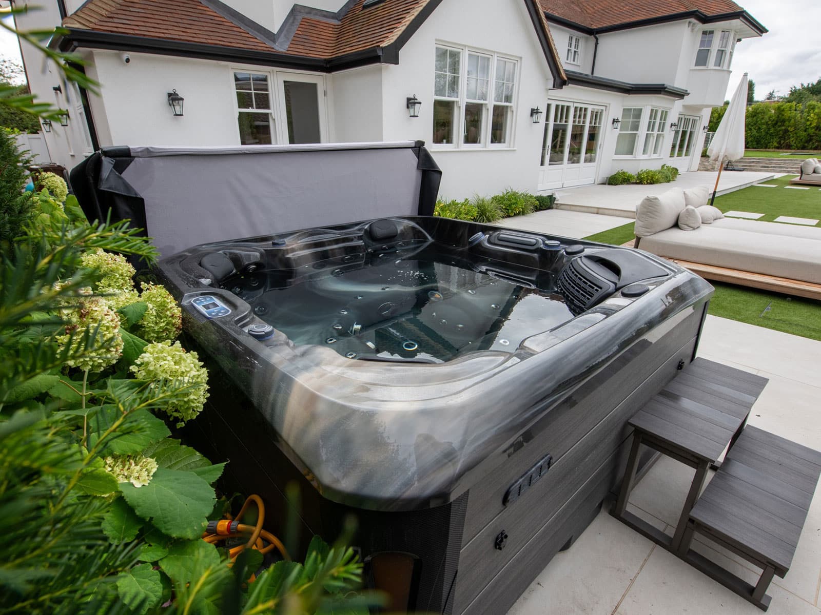 Spa and hot tubs for sale