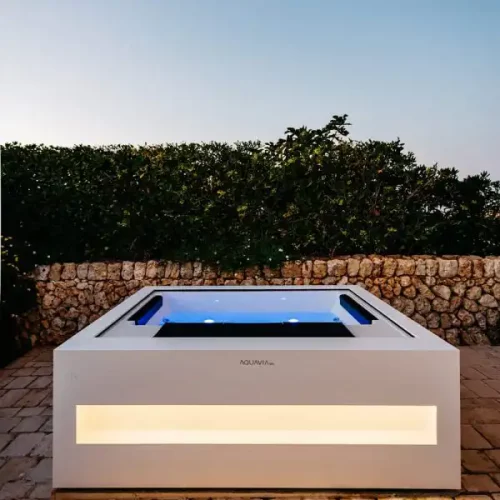 hot tubs at night just beautifull with a central led in wellington palm beach county