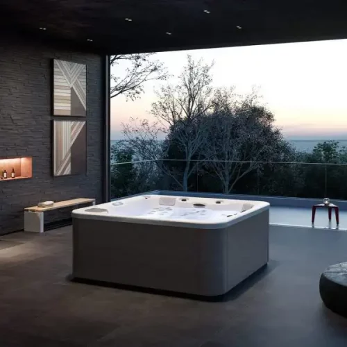 spa in a patio with a view in palm beach wellington