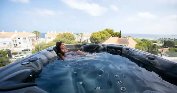 hot tub or fiberglass spa in a roof top in west palm beach